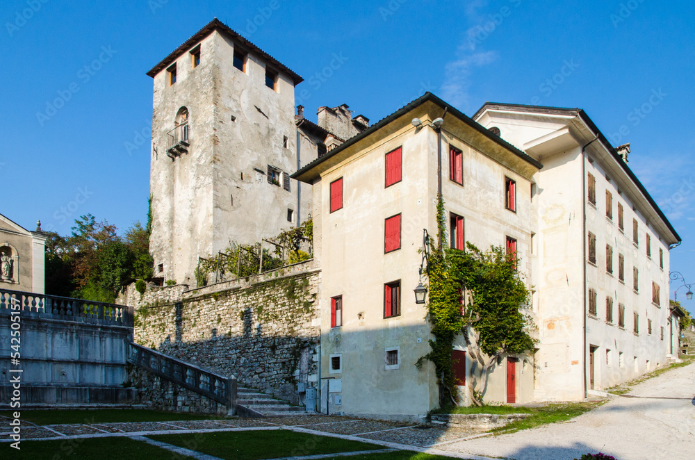 Il castello di Alboino a Feltre, affascinante borgo storico in provincia di Belluno