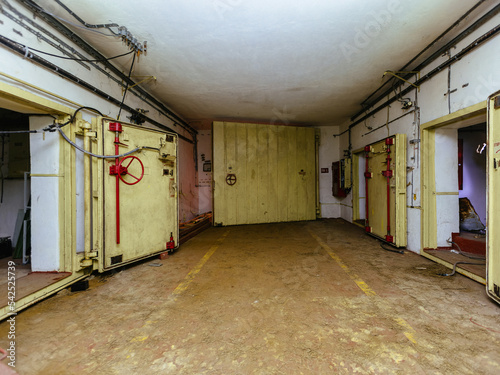 Fototapete Bunker hosting nuclear weaponry with large blast proof armored door