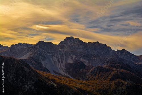 Ai piedi del Monte Oronaye: l’autunno in Valle Maira, nel sud del Piemonte photo