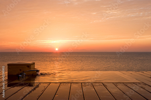 朝陽の温泉・海の見える露天風呂 photo