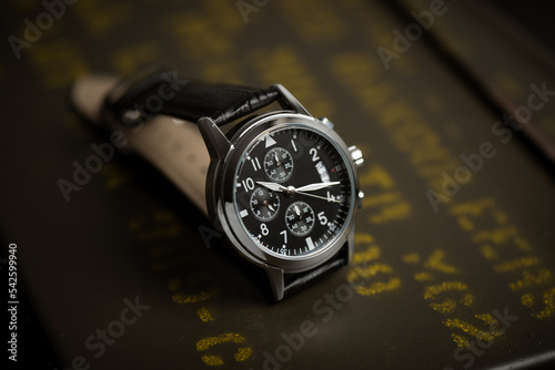 military style men wristwatch