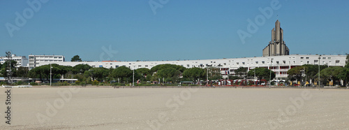 Vue panoramique du front de mer à Royan photo