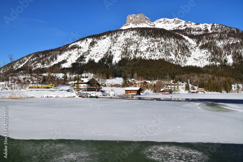 Fototapeta Naklejka Na Ścianę i Meble -  Altausseer See im Winter