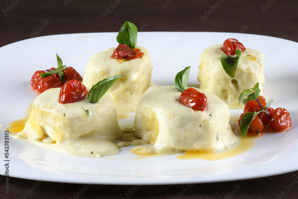 deliciuns rondelli and cannelloni pasta in white sauce with parmesan cheese nhoque deliciuns rondelli and cannelloni pasta in white sauce with parmesan cheese nhoque