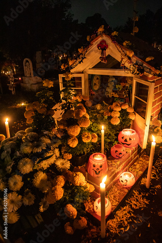 Tumba adornada para el dia de muertos
