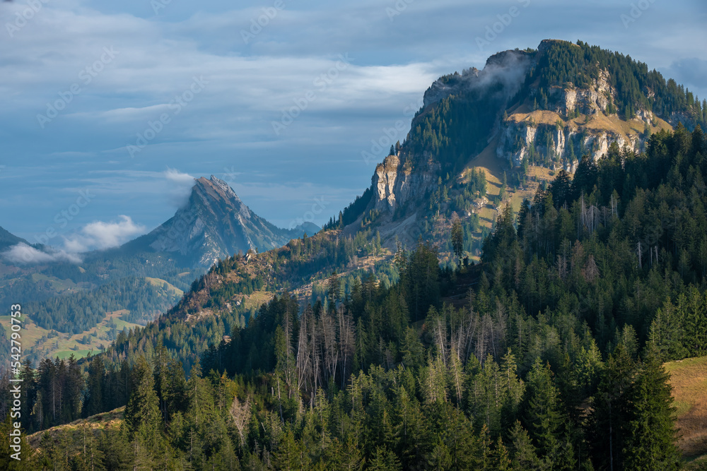 Obraz premium Jagged peaks in the pre-alps mountain range of Central Switzerland while hiking to the Chli Aubrig Summit, Canton Schwyz, Switzerland