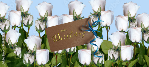 Красивая открытка с днем рождения для женщины или девочки с цветами