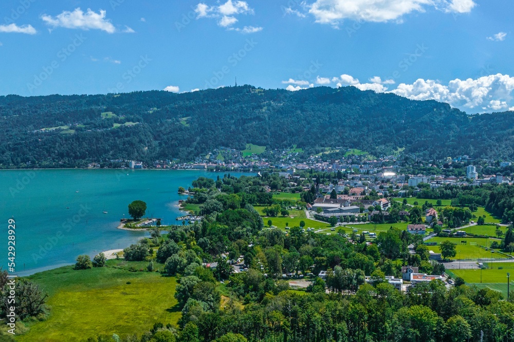 Ausblick über die Mehrerau gen Bregenz und Pfänder aus der Luft