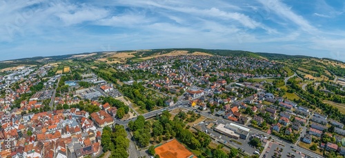 Ausblick auf die östlichen Stadtteile von Tauberbischofsheim und das Taubertal