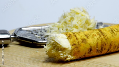 horseradish, whole piece and grated