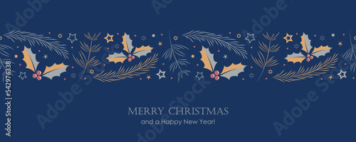 Foto christmas greeting card banner with fir branches and holly berry border