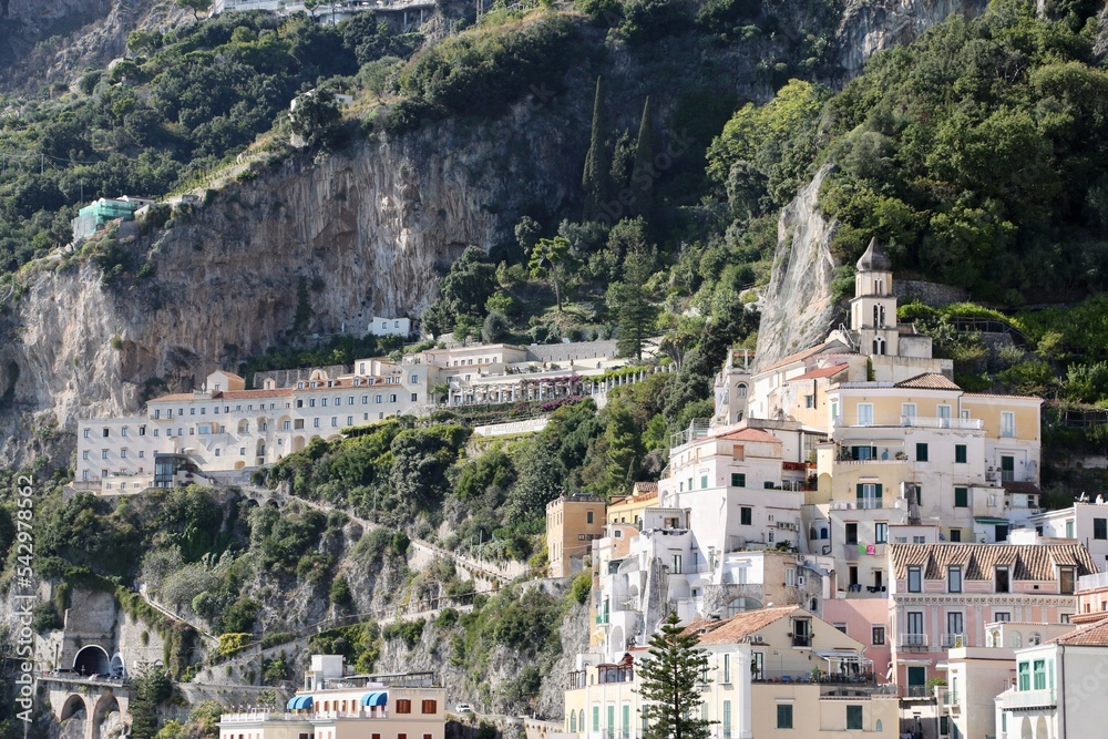 Passeggiando ed ammirando la Costa Amalfitana - Italia