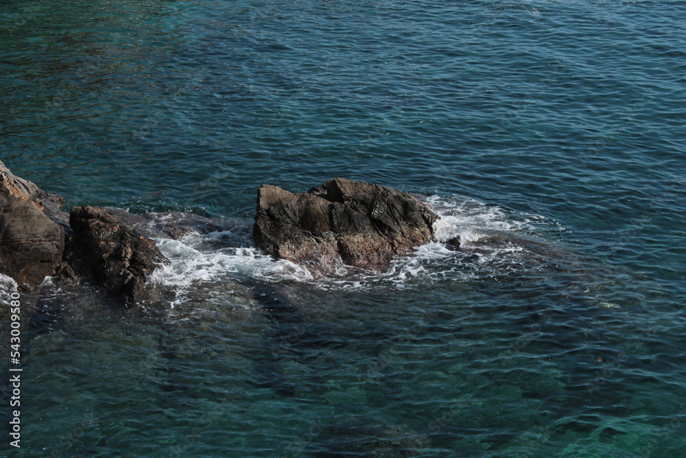 Obraz premium rocks in the sea in liguri italia