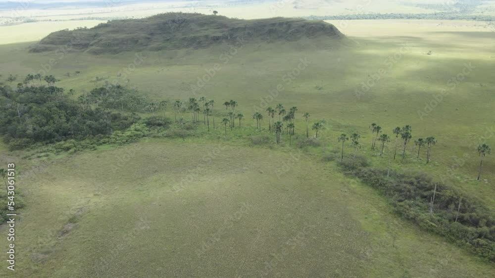 Tomada aérea do Jardim de Maytrea na Chapada dos Veadeiros.