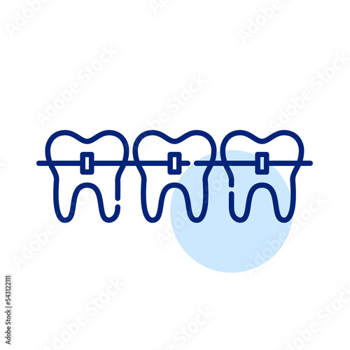 Teeth with braces. Orthodontist treatment. Pixel perfect, editable stroke line icon