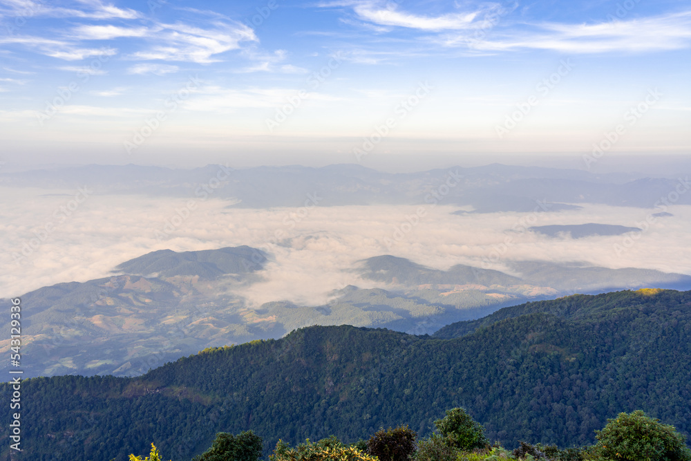Fototapeta premium Beautiful landscape view of northern mountain ranges of Thailand seen from the top of Kew Mae Pan Nature Trail