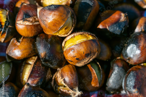 Fototapeta Naklejka Na Ścianę i Meble -  roasted chestnuts in a bowl