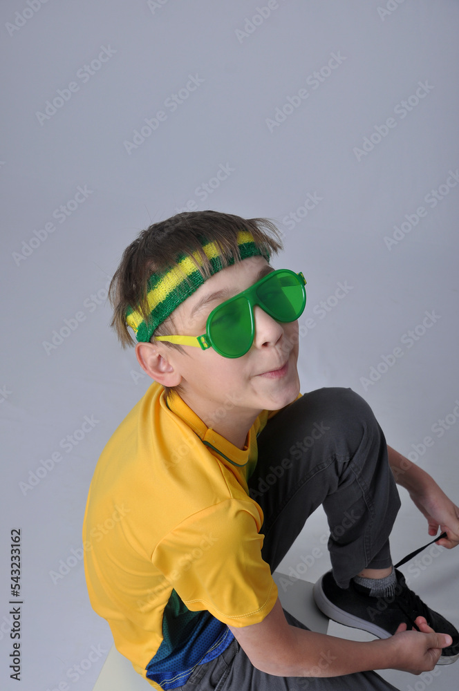menino feliz comemoração Brasil copa do mundo menino feliz comemoração Brasil copa do mundo