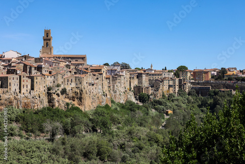 Obraz na plátně Pitigliano - the picturesque medieval town founded in Etruscan time on the tuff hill in Tuscany, Italy