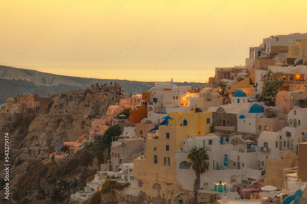 Fototapeta premium Sunset over Oia, Santorini, Greece