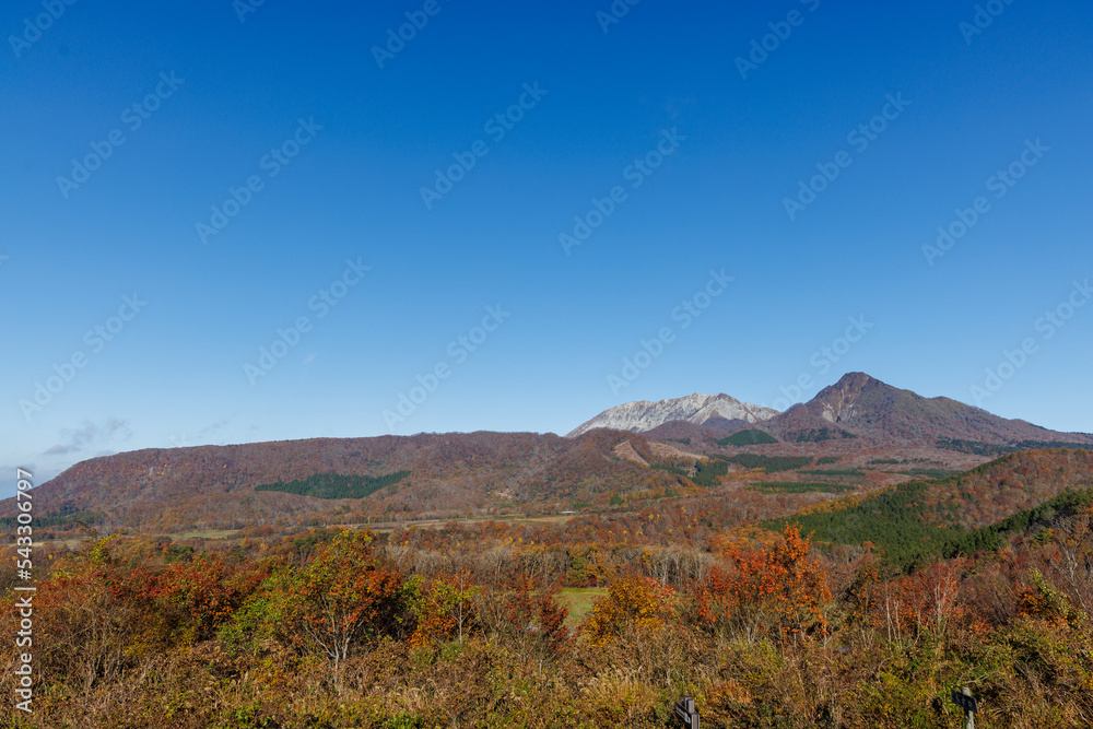 日本の鳥取県大山のとても美しい秋の風景