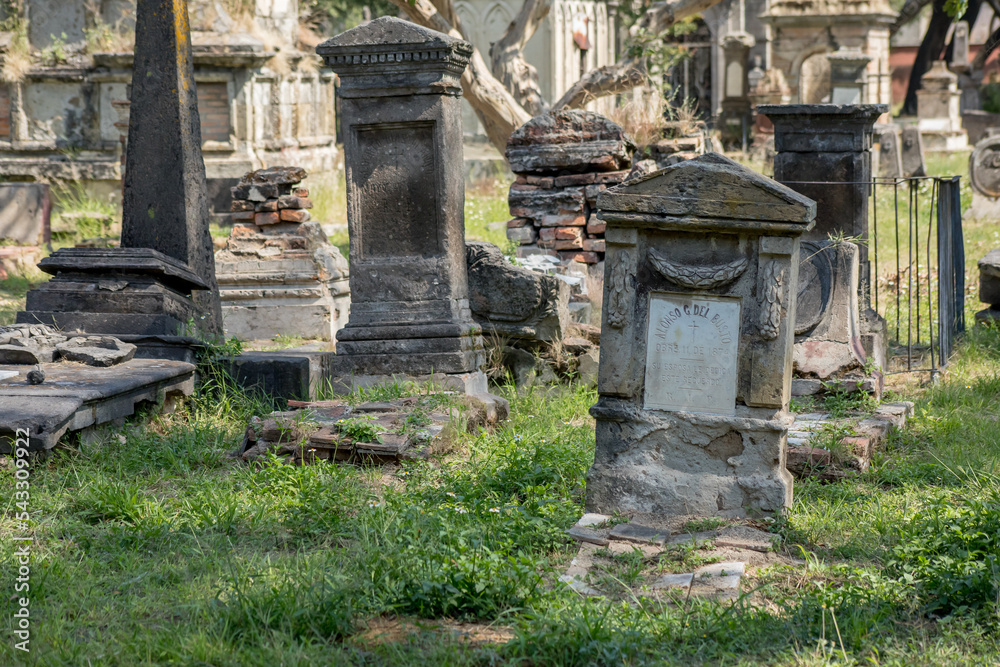 Tumbas del cementerio de Belén en dia de muertos en Guadalajara Jalisco