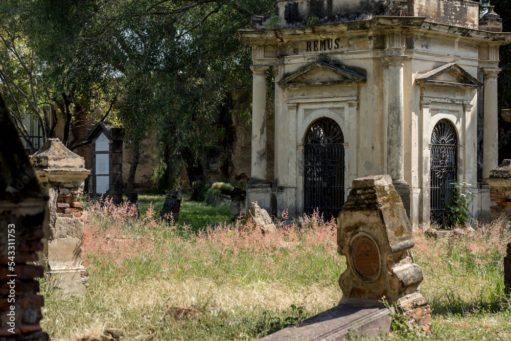 Tumbas del cementerio de Belén en dia de muertos en Guadalajara Jalisco