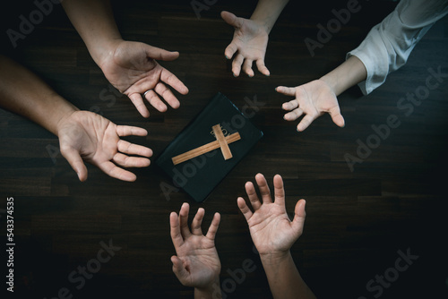 Obraz na plátně Group of christianity people praying hope together, Christians  concept