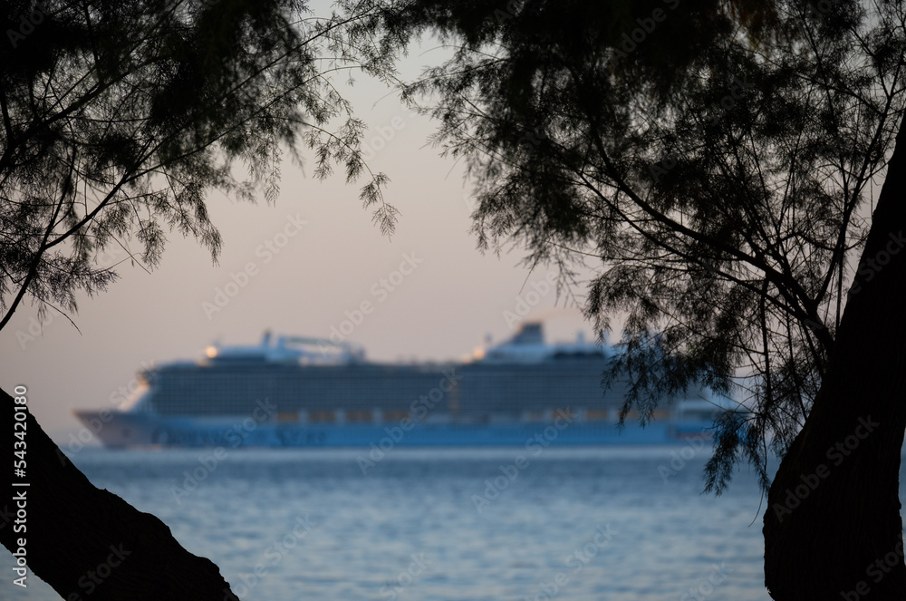 Obraz premium Luxury cruiser ship for tourism crusing the Mediterranean Sea in Greece