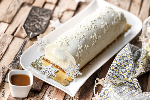 Bûche de Noël à la poire, chocolat blanc et caramel fait maison