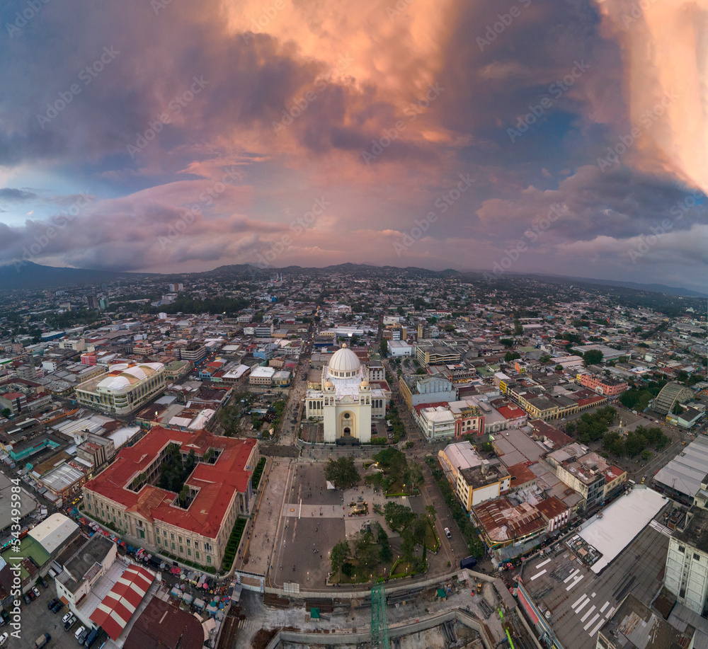 Obraz premium Latin America city, San Salvador, El Salvador