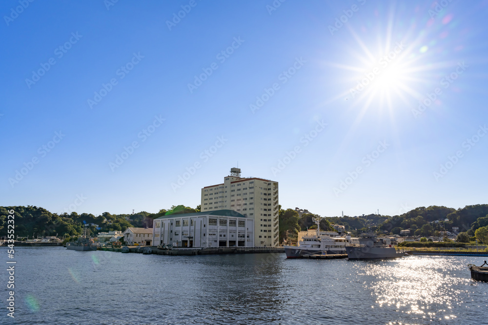 Fototapeta premium 神奈川県横須賀市 YOKOSUKA軍港めぐりの風景