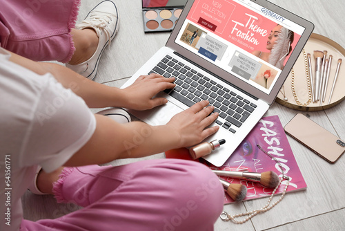 Female beauty blogger with ...