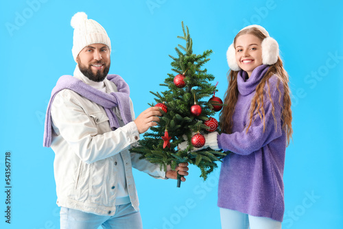 Young couple with Christmas...