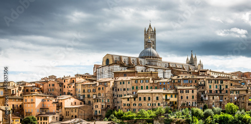 Εκτύπωση καμβά Panoramic view of the city of Sienna, Italy