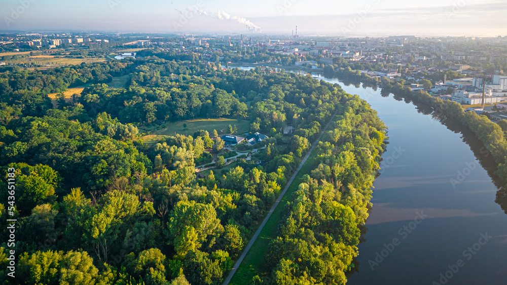 Fototapeta premium zakole rzeki Odry w Opolu widziane z powietrza