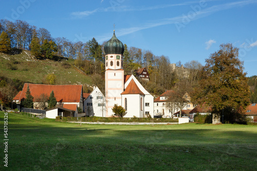 St. Galluskirche in Münsingen-Bichishausen im Landkreis Reutlingen photo