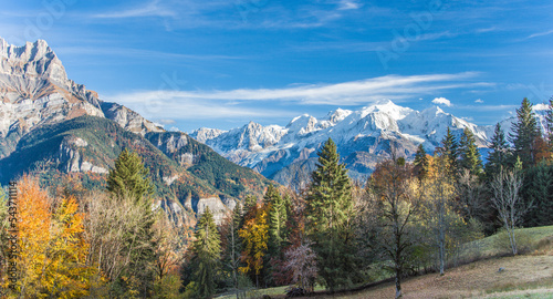Chalet dans les Alpages en automne, Sallanches, Haute Savoie, France