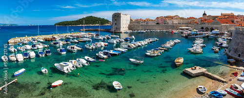 Obraz na płótnie view on harbor in Dubrovnik old town in Dalmatia in Croatia w salonie