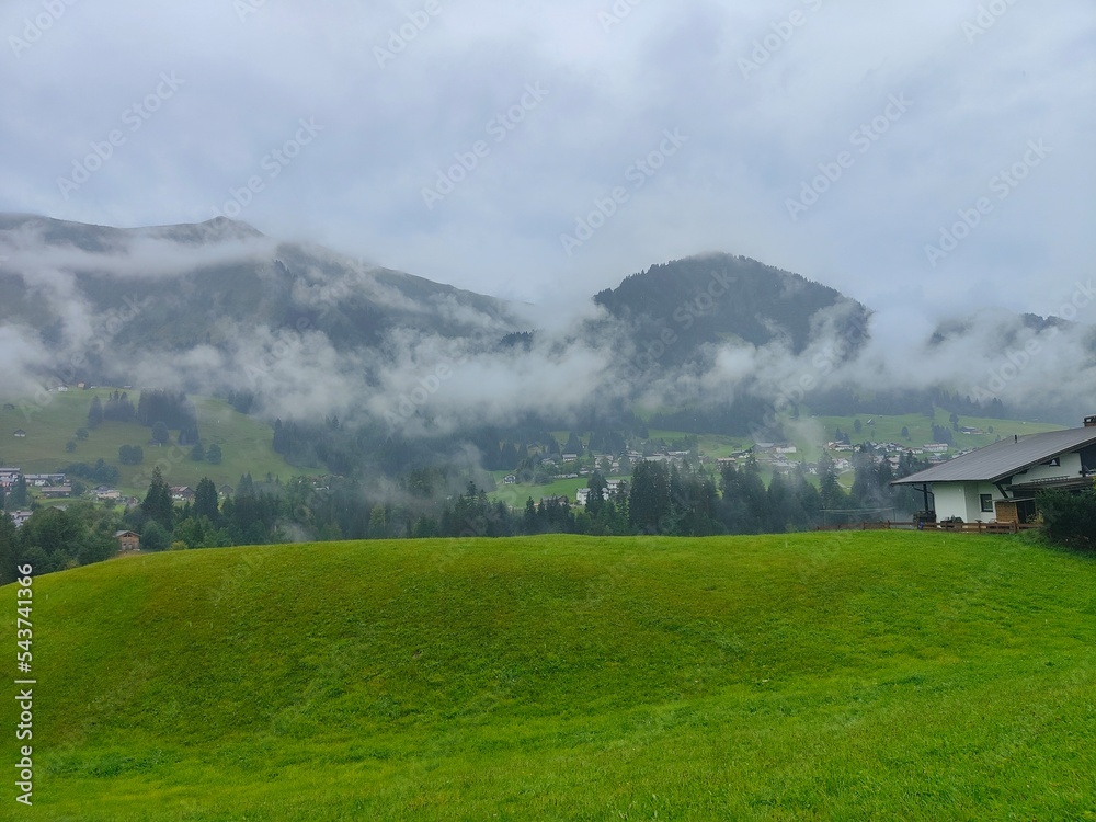 Berge im Nebel