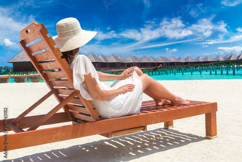 Valokuva Woman lying in sunbed