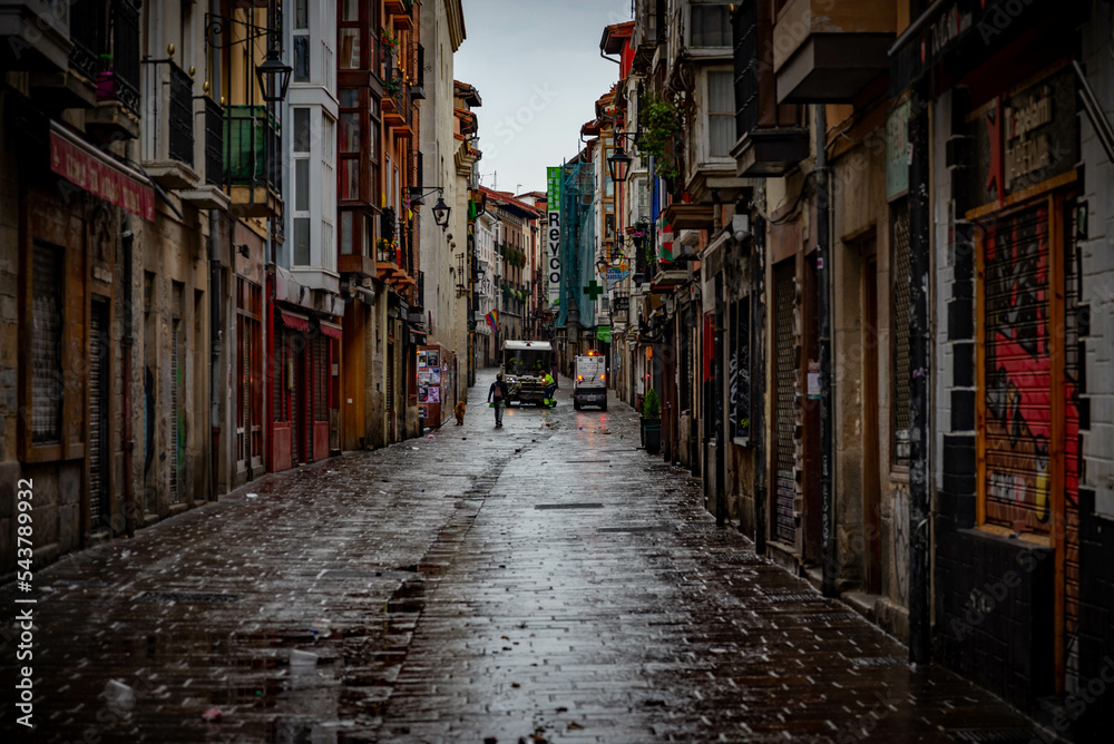 Típica calle de vivienda en el casco histórico de Vitoria-Gasteiz. España
