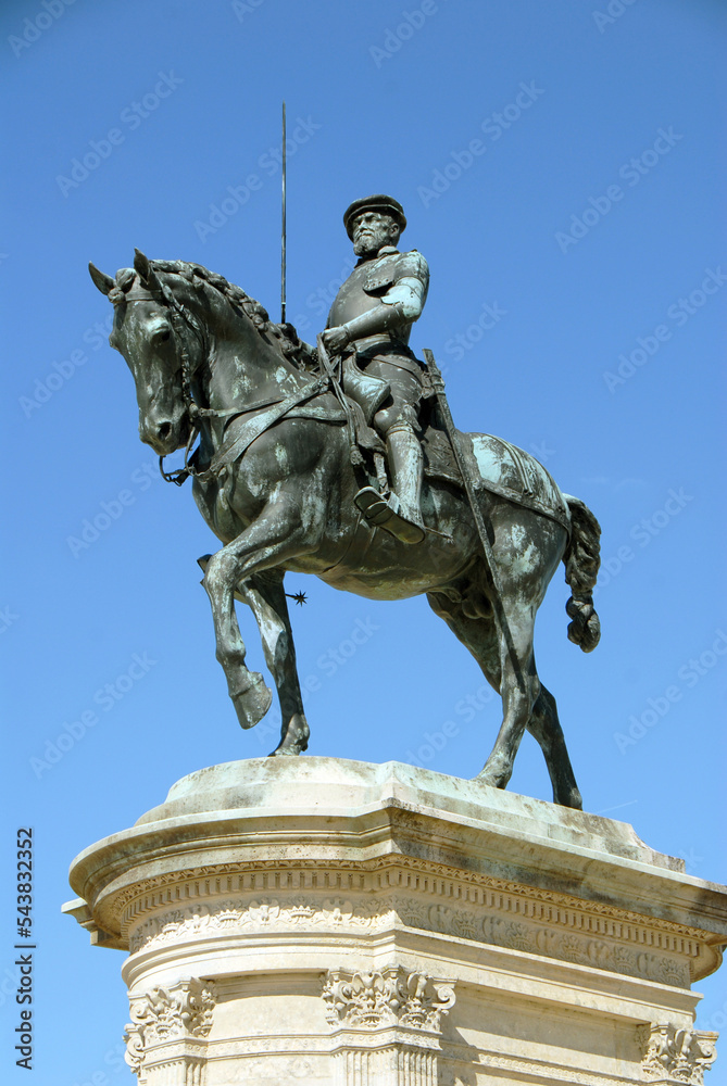 Obraz premium Ville de Chantilly, statues dans le parc, personnages et statues équestres, oise, France