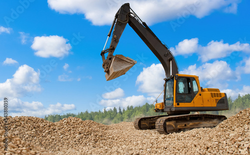 Crawler excavator. Construc...