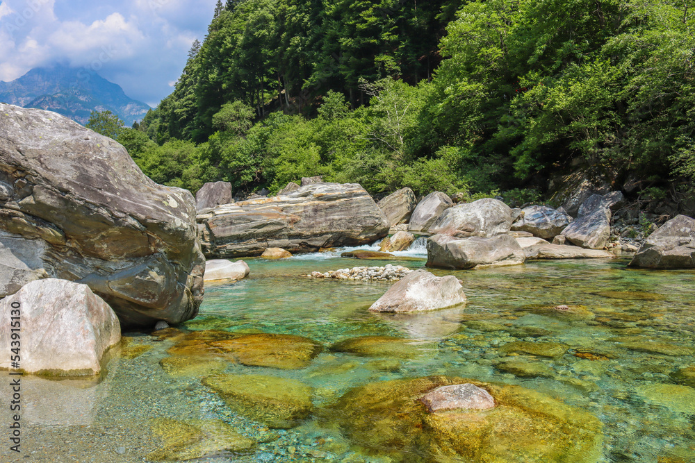 Verzasca Fluss in der Schweiz Verzasca Fluss in der Schweiz
