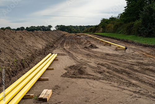 Verlegen der Gaspipeline, um  Energieversorgung  zu gewährleisten. photo