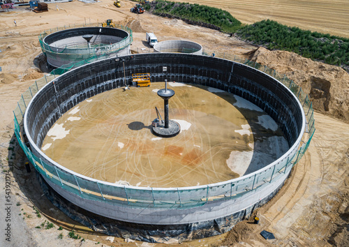 Grundlastfähige Energieerzeugung - Neuabu einer Biogasanlage, Luftbild.