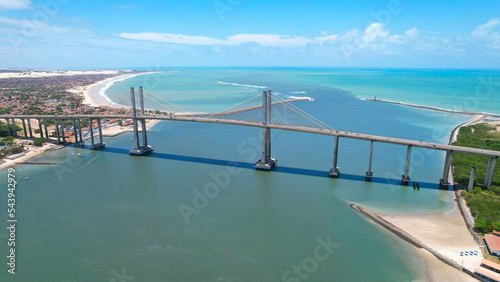 Ponte Newton Navarro na cidade de Natal Capital do estado do Rio Grande do Norte ao fundo mar céu areia carros 