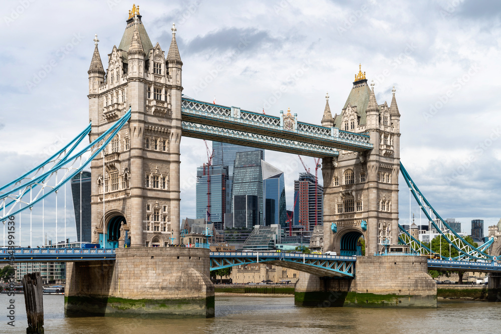 Obraz premium Tower Bridge in London