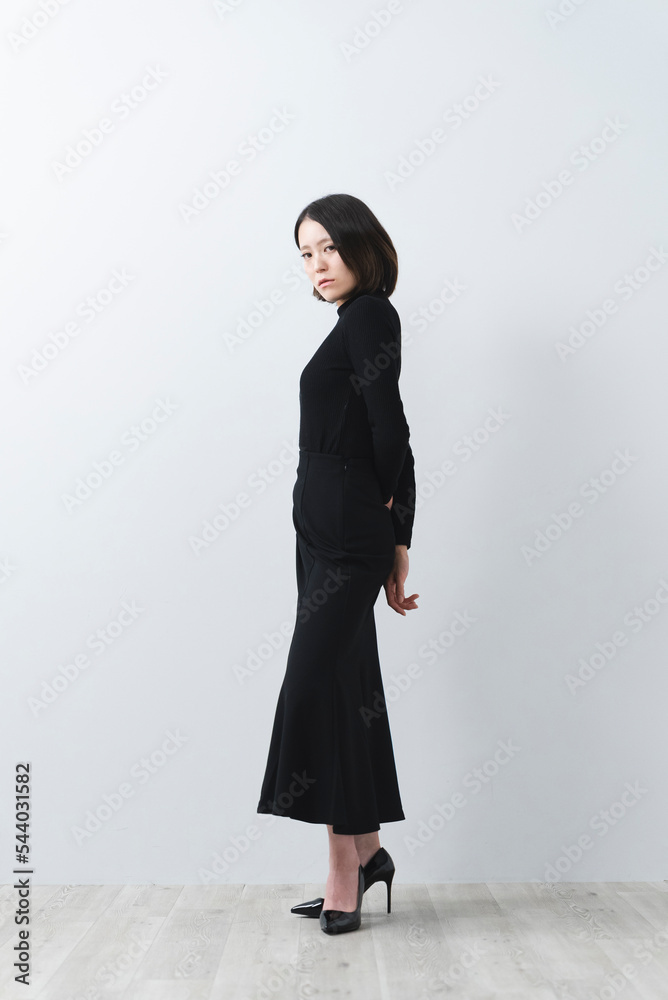 クールな女性ポートレート クールな女性ポートレート